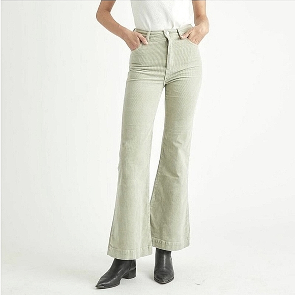 ROLLA'S Pants - Rolla's FP Like New East Coast super flare corduroy pants seagrass sand color